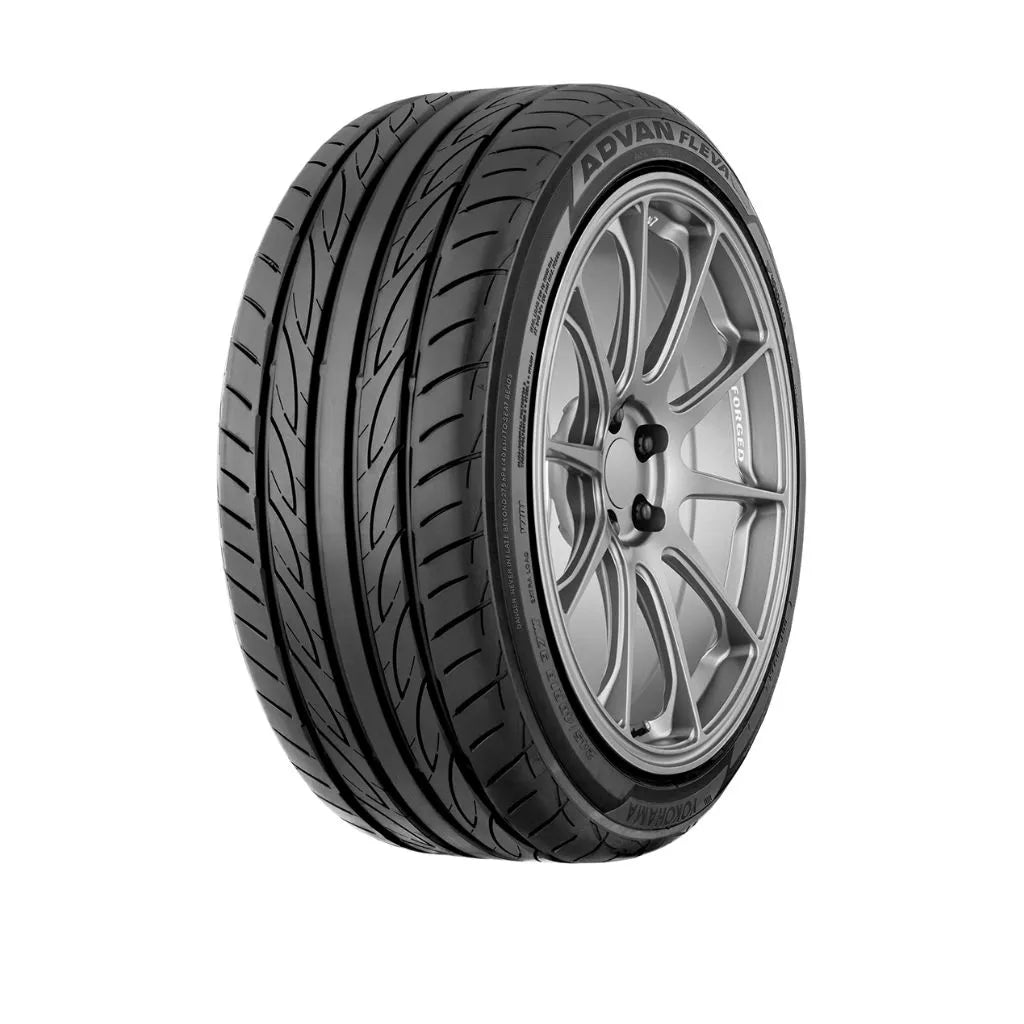225/40R18 92W〈4本/2本〉｜ヨコハマADVAN FLEVA V701